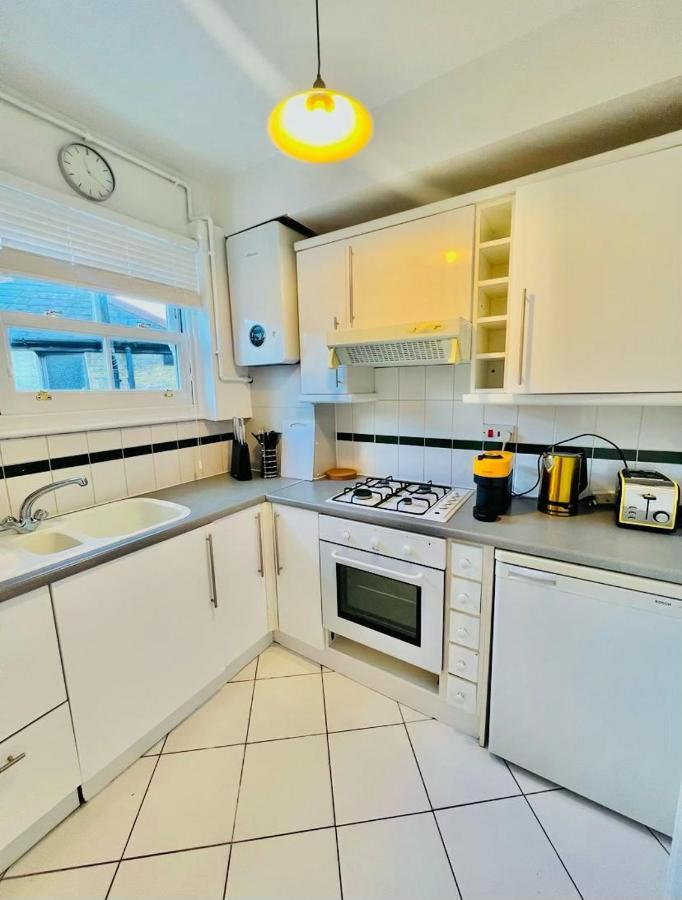 The Vista Apartment Лондон Экстерьер фото