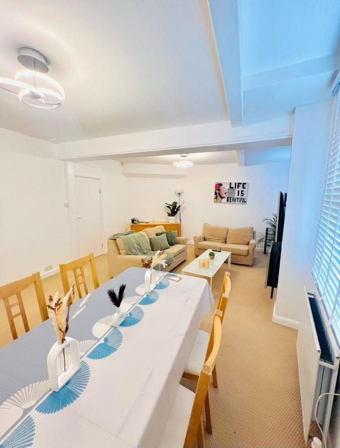 The Vista Apartment Лондон Экстерьер фото